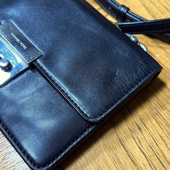 MICHAEL KORS Small Sloan Leather Gusset Crossbody - Picture 15 of 16